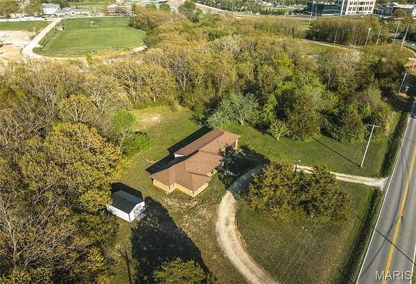 8 Acres of Improved Commercial Land for Sale in Rolla, Missouri