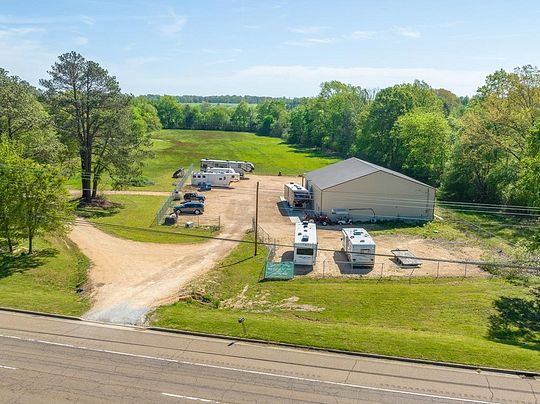 9.4 Acres of Commercial Land for Sale in Yuma, Tennessee