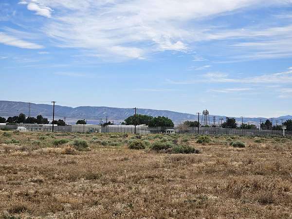 1 Acre of Commercial Land for Sale in Lancaster, California