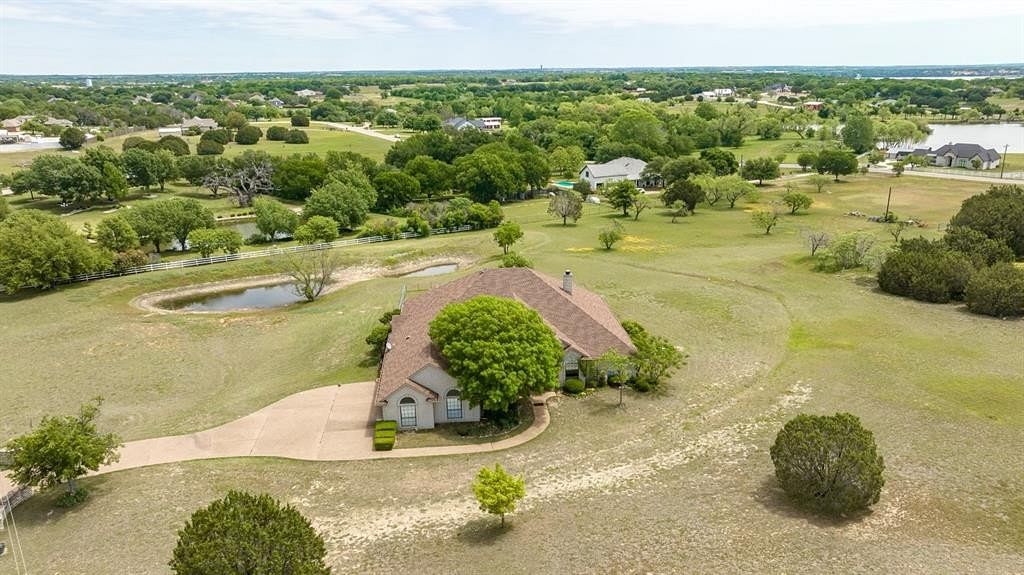 2.1 Acres of Residential Land with Home for Sale in Granbury, Texas