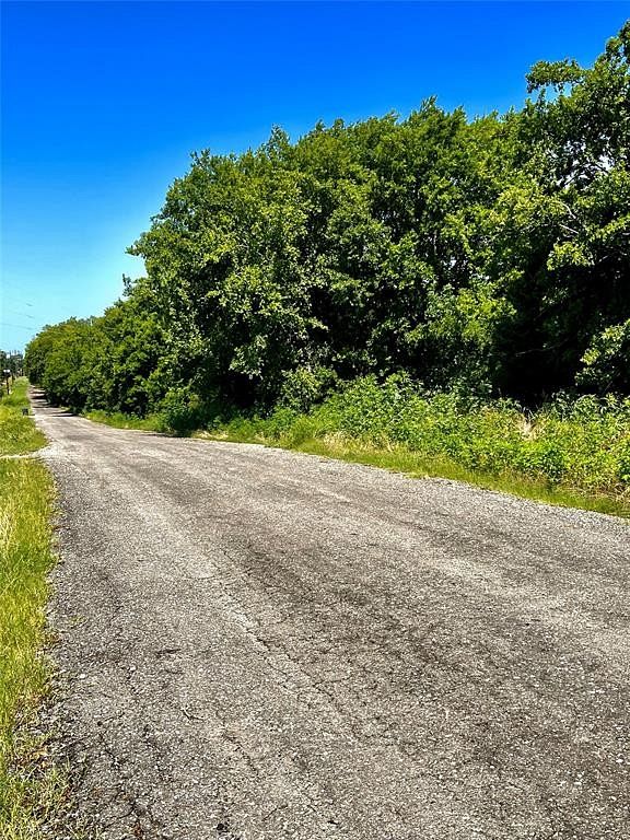 5.5 Acres of Residential Land for Sale in Lone Oak, Texas