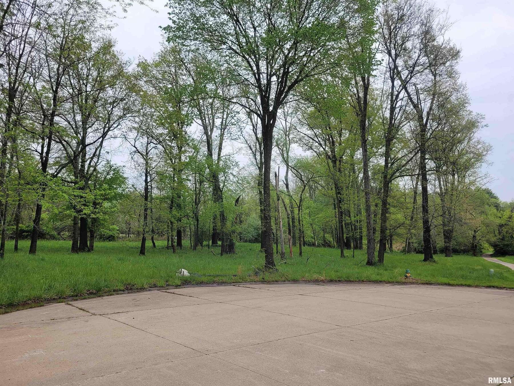 0.56 Acres of Residential Land for Sale in Mount Vernon, Illinois