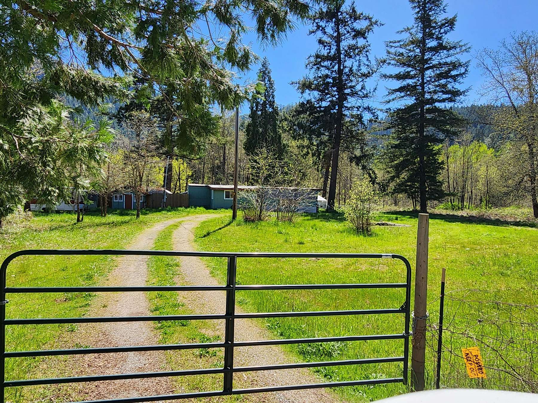 5.5 Acres of Residential Land with Home for Sale in Wolf Creek, Oregon