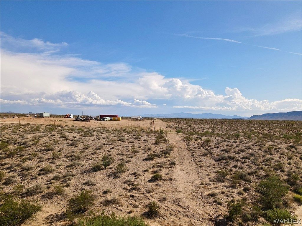 2 Acres of Residential Land for Sale in Yucca, Arizona