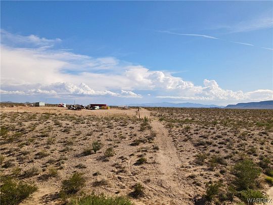 2 Acres of Residential Land for Sale in Yucca, Arizona