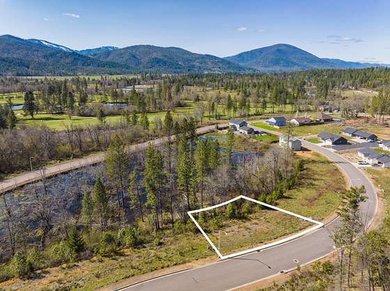 0.24 Acres of Residential Land for Sale in Cave Junction, Oregon