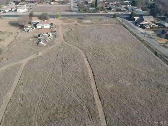 4.51 Acres of Commercial Land for Sale in Visalia, California