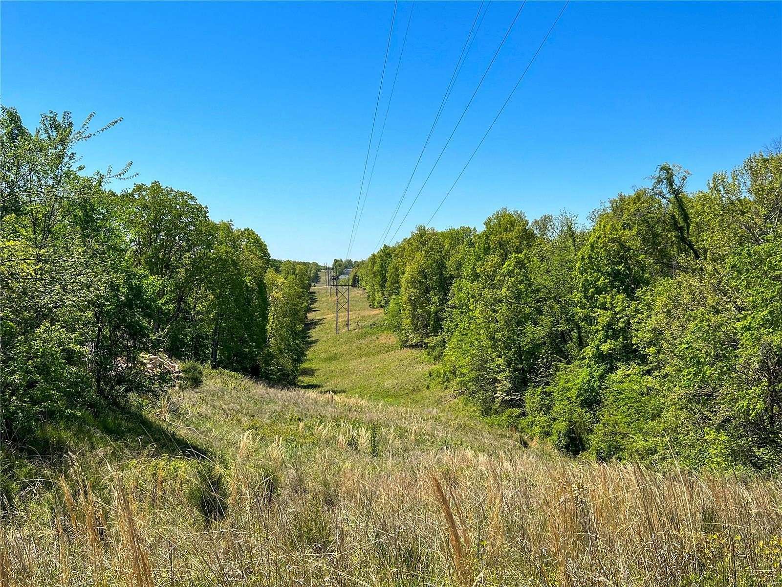 20.96 Acres of Mixed-Use Land for Sale in St. Robert, Missouri