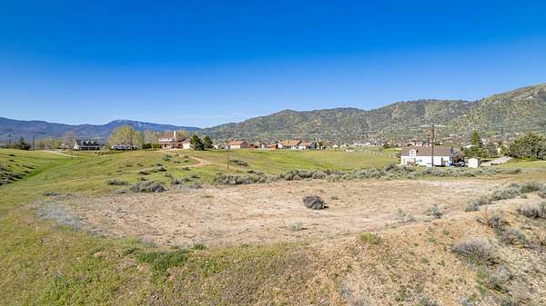 2.57 Acres of Residential Land for Sale in Tehachapi, California