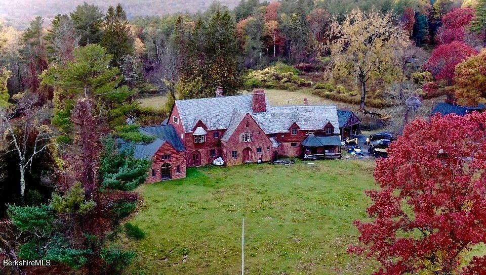 330 Acres of Land with Home for Sale in New Marlborough, Massachusetts