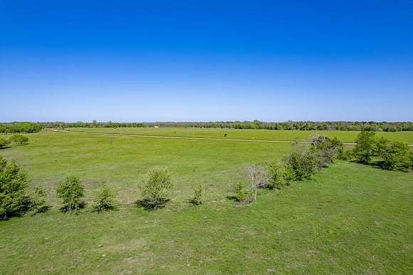 10 Acres of Land for Sale in Cayuga, Texas