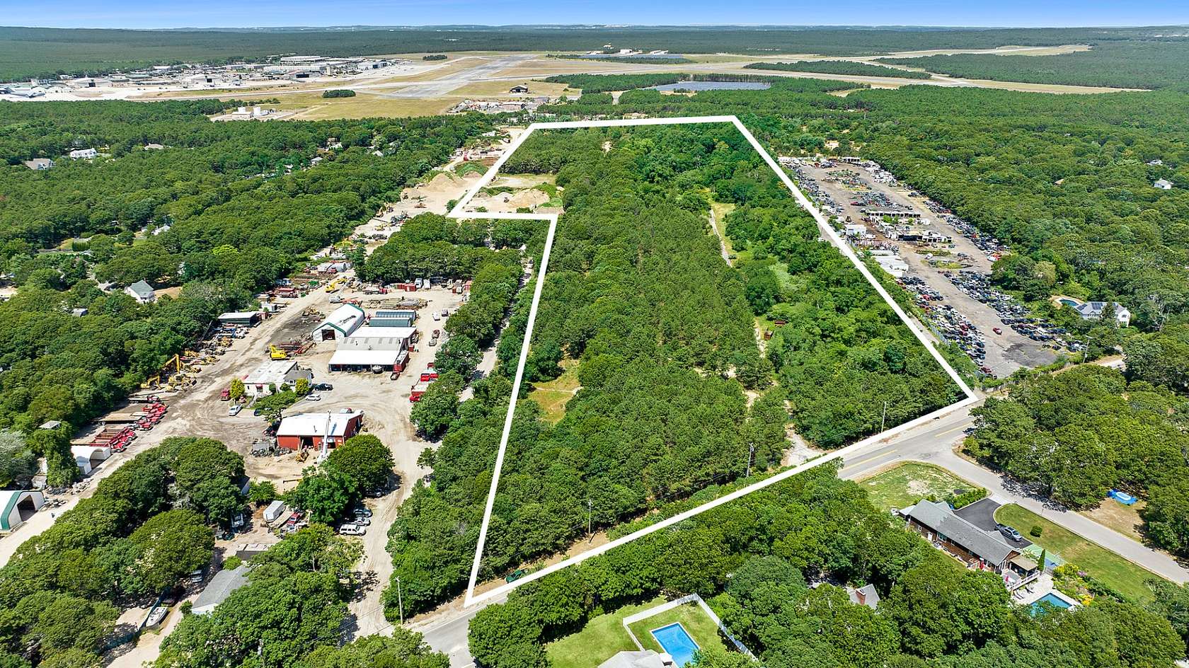 32.9 Acres of Recreational Land for Sale in Quiogue, New York