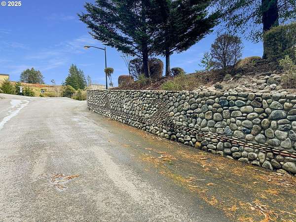 0.52 Acres of Residential Land for Sale in Brookings, Oregon