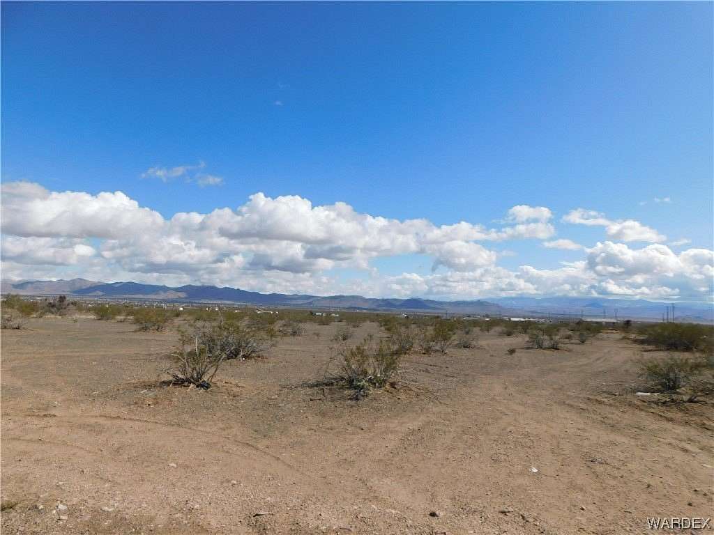 1.18 Acres of Land for Sale in Golden Valley, Arizona