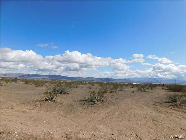 1.18 Acres of Land for Sale in Golden Valley, Arizona