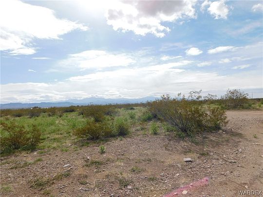 1 Acre of Residential Land for Sale in Golden Valley, Arizona