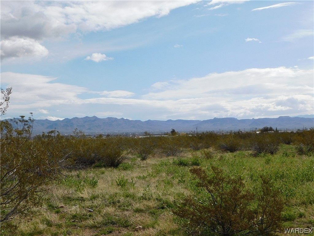 1 Acre of Residential Land for Sale in Golden Valley, Arizona