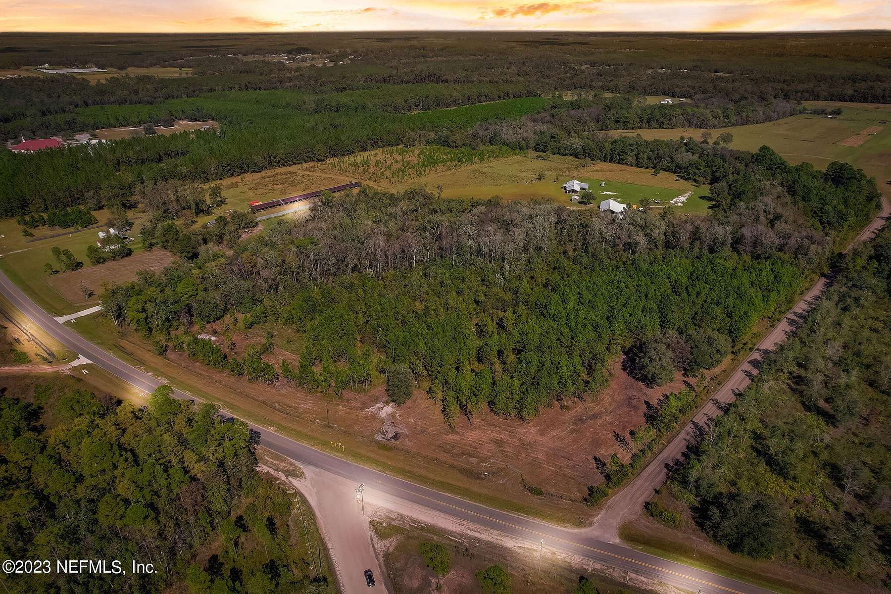 5 Acres of Land for Sale in Hilliard, Florida