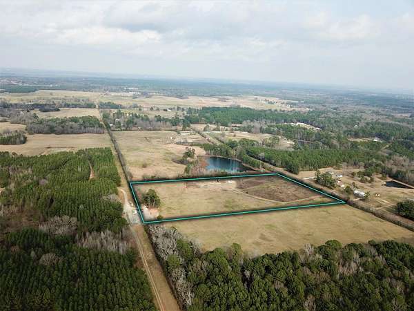 13.6 Acres of Land for Sale in Kilgore, Texas