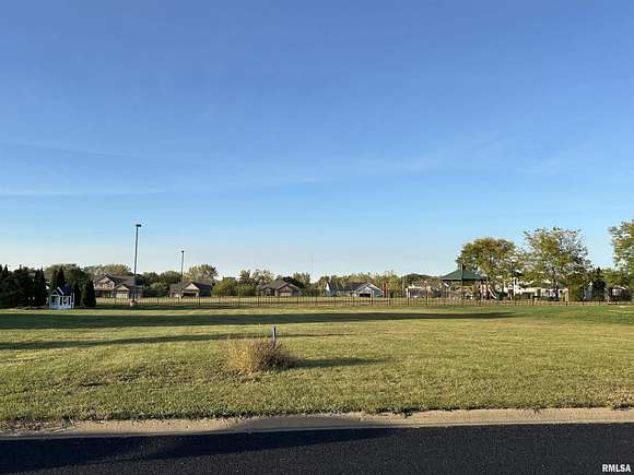 0.358 Acres of Residential Land for Sale in Washington, Illinois