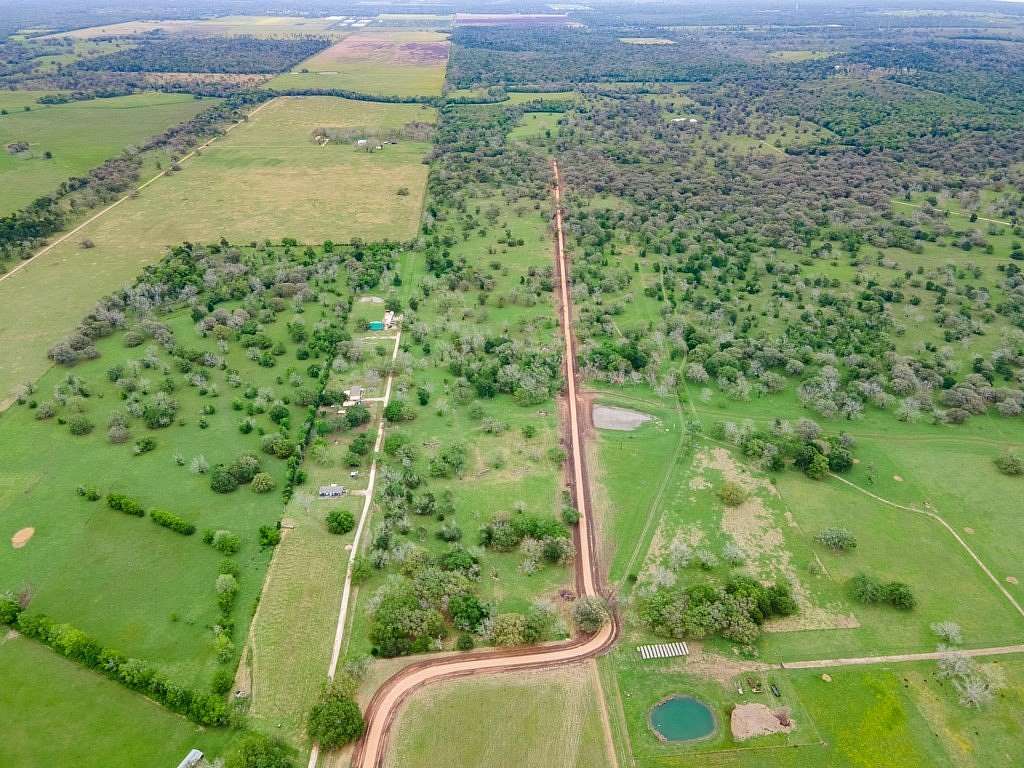 10 Acres of Land for Sale in Van Vleck, Texas