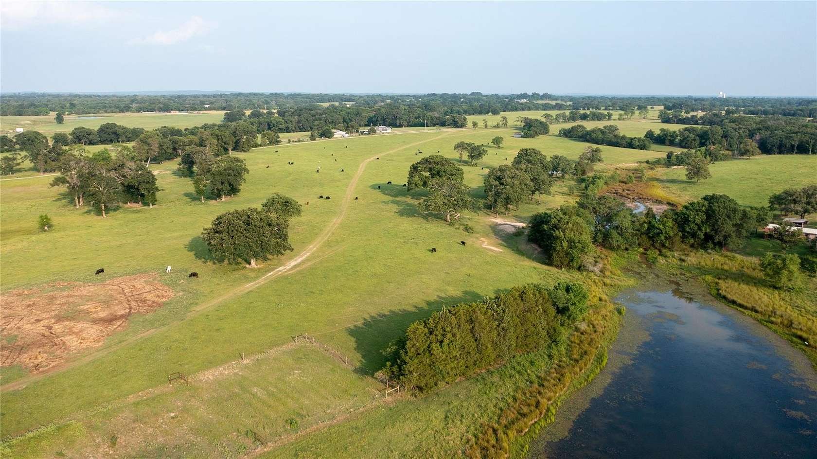 407 Acres of Land with Home for Sale in Eustace, Texas