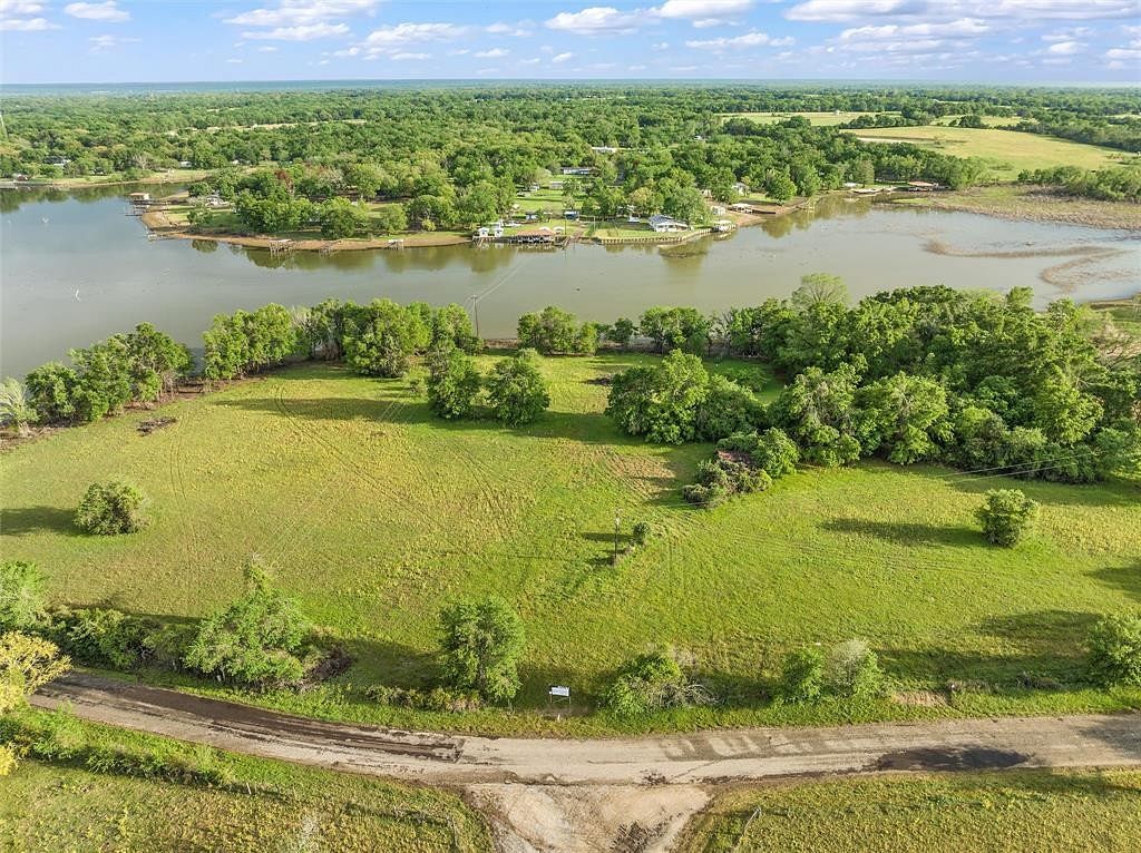 1 Acre of Residential Land for Sale in Thornton, Texas
