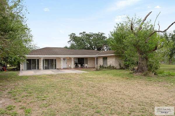 8 Acres of Improved Mixed-Use Land for Sale in La Feria, Texas