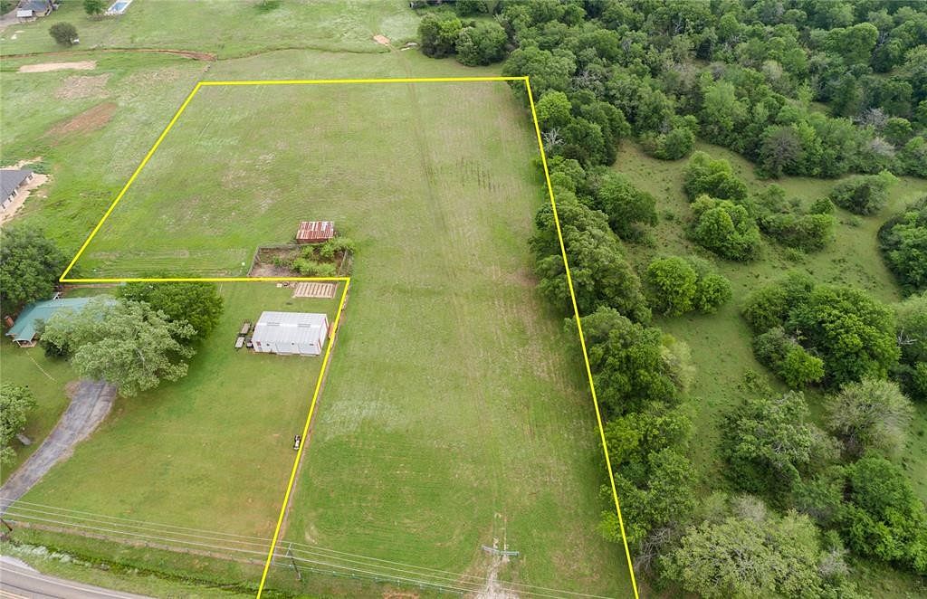 5 Acres of Land for Sale in Flint, Texas