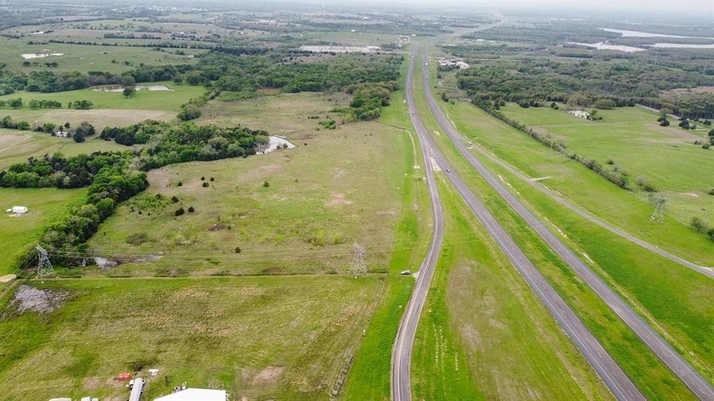 45 Acres of Land for Sale in Savoy, Texas