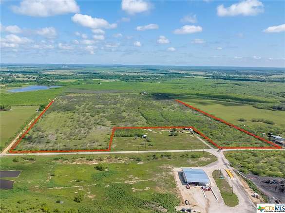 10 Acres of Land for Sale in Nixon, Texas
