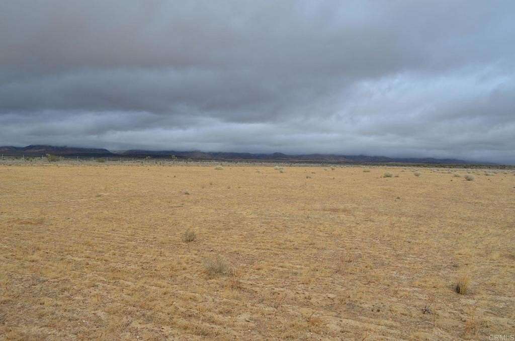 33.1 Acres of Land for Sale in Rosamond, California