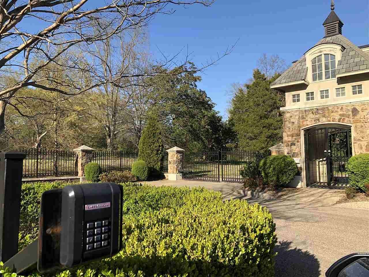 2.19 Acres of Residential Land for Sale in Germantown, Tennessee