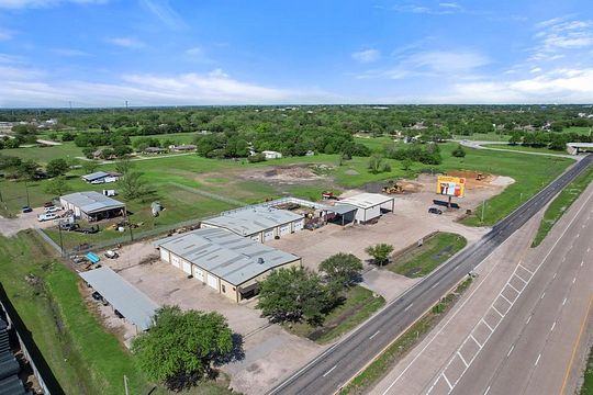 5 Acres of Improved Commercial Land for Sale in Ennis, Texas