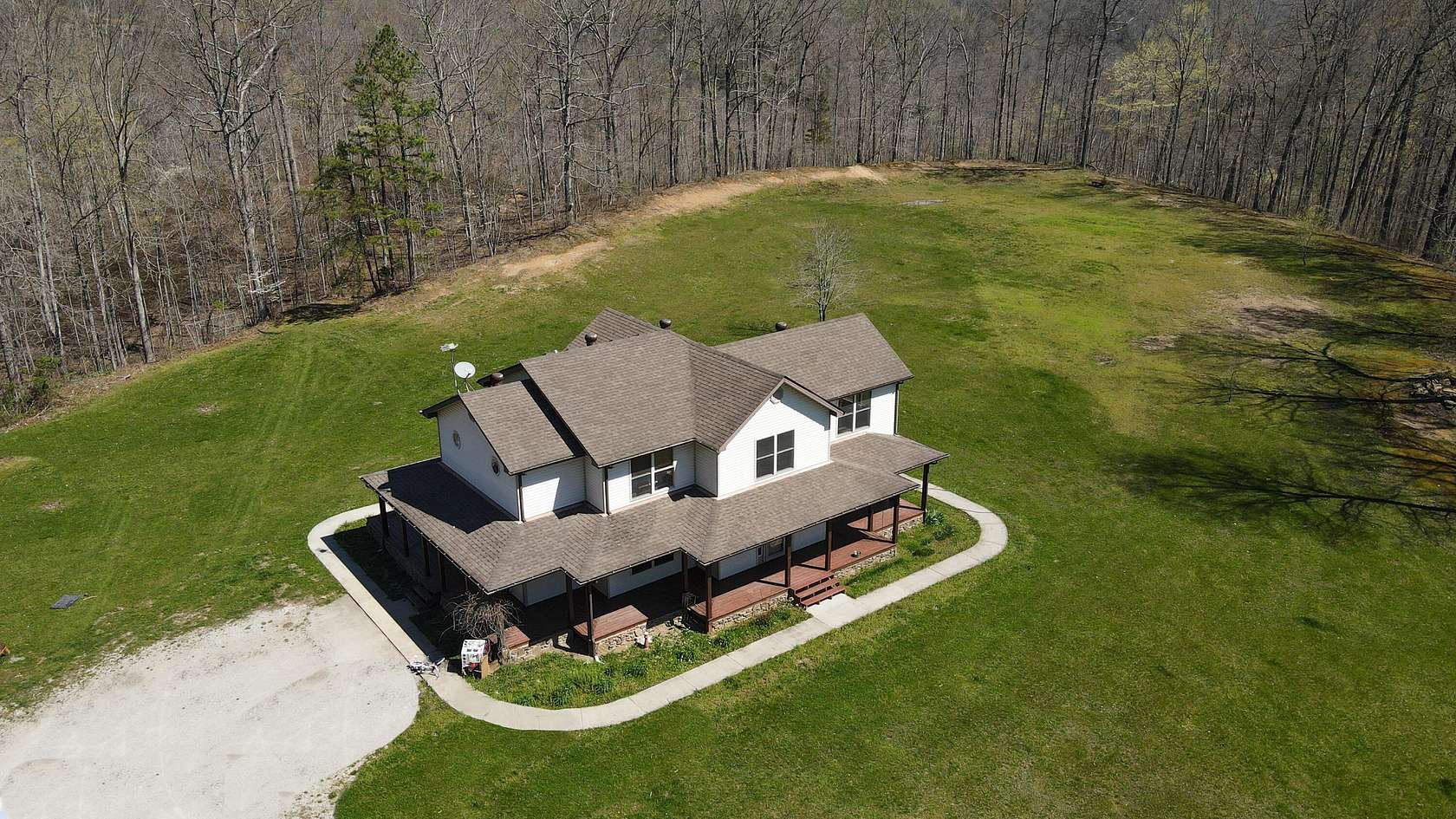 27 Acres of Recreational Land with Home for Sale in McKee, Kentucky