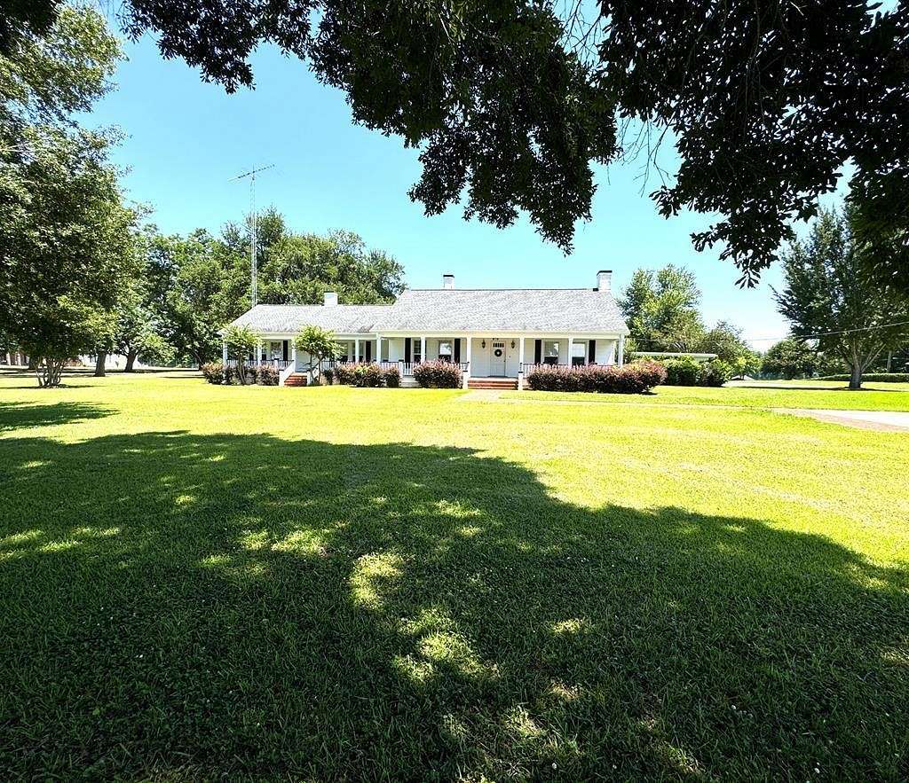 4.2 Acres of Residential Land with Home for Sale in Ferriday, Louisiana