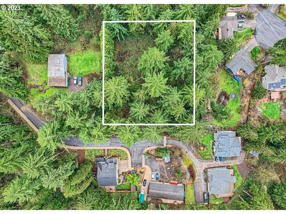 1 Acre of Residential Land for Sale in Milwaukie, Oregon