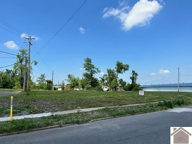1.2 Acres of Mixed-Use Land for Sale in Mayfield, Kentucky