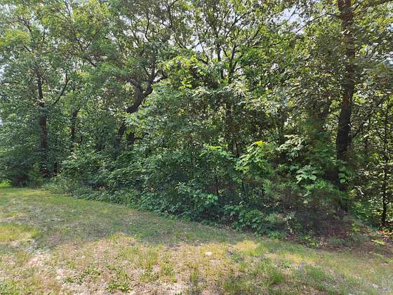 10 Acres of Residential Land for Sale in Warsaw, Missouri
