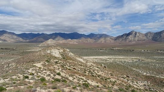 10 Acres of Land for Sale in Onyx, California