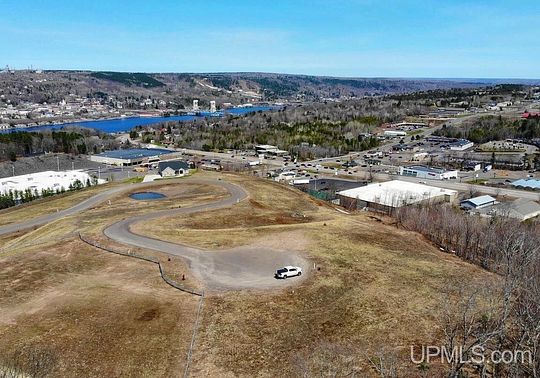 1.1 Acres of Residential Land for Sale in Houghton, Michigan