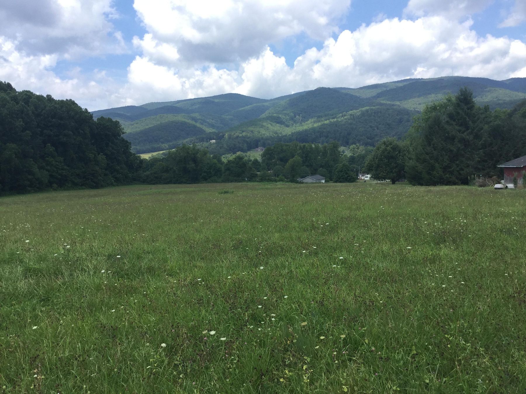 2.5 Acres of Residential Land for Sale in Elizabethton, Tennessee