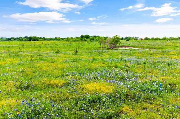 5 Acres of Residential Land for Sale in Rice, Texas
