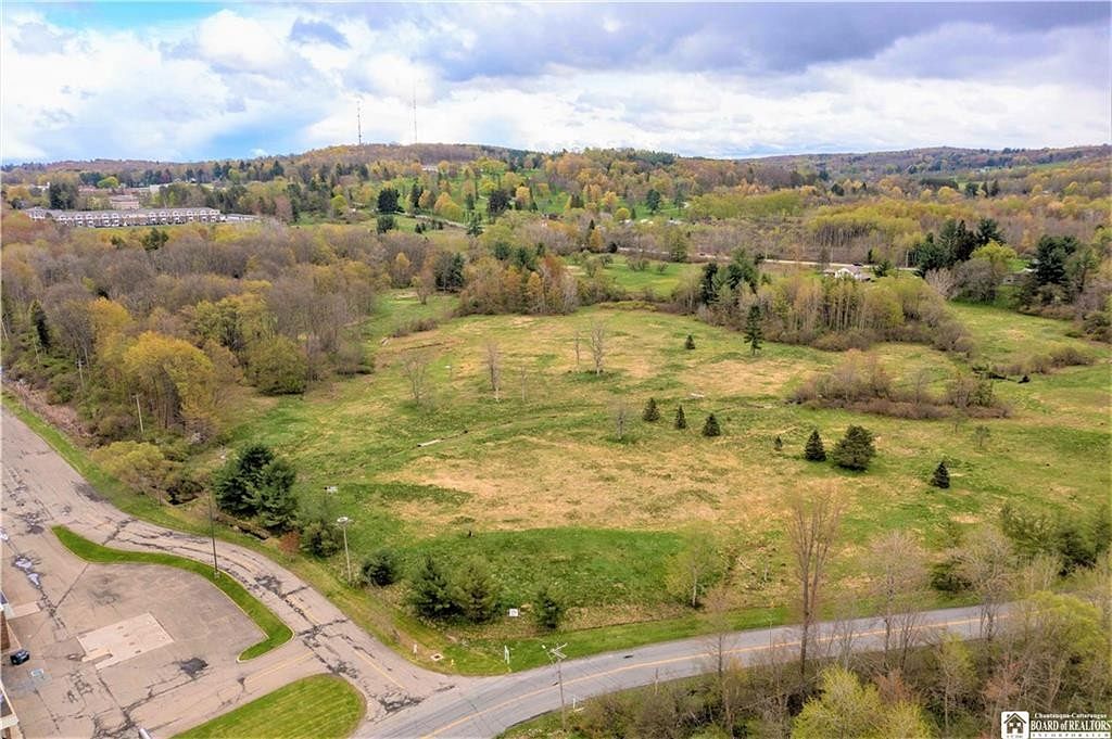 5 Acres of Improved Commercial Land for Sale in Lakewood, New York