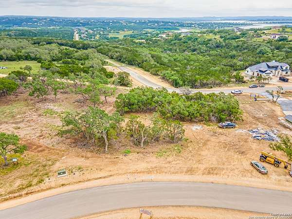 1 Acre of Residential Land for Sale in Canyon Lake, Texas
