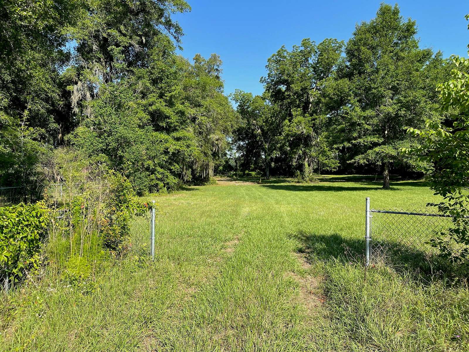 1.5 Acres of Residential Land for Sale in Lake City, Florida