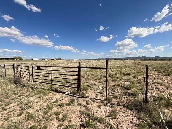 6.6 Acres of Recreational Land & Farm for Sale in Paulden, Arizona