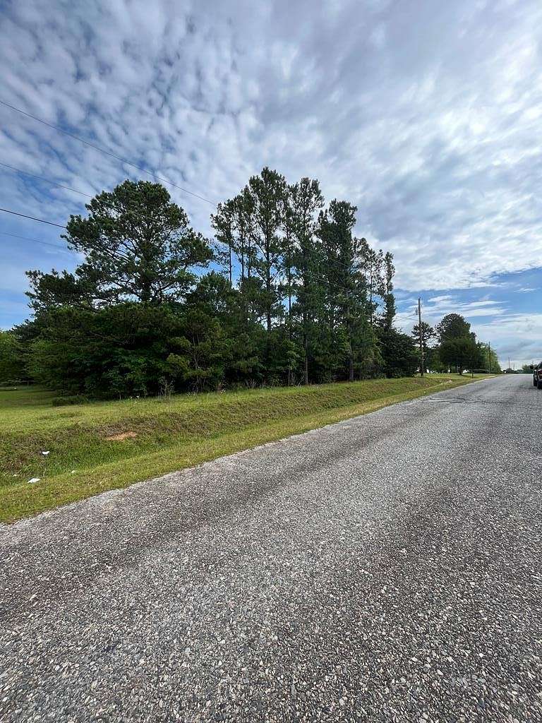 0.5 Acres of Residential Land for Sale in Milledgeville, Georgia