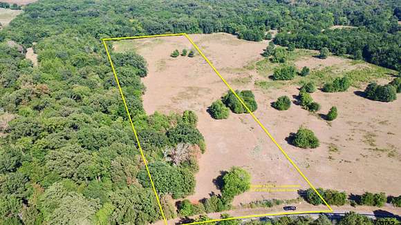 14.1 Acres of Land for Sale in Mount Pleasant, Texas