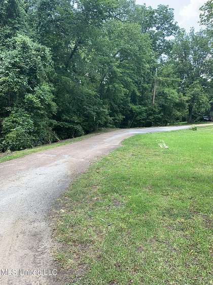 2.7 Acres of Land for Sale in Yazoo City, Mississippi